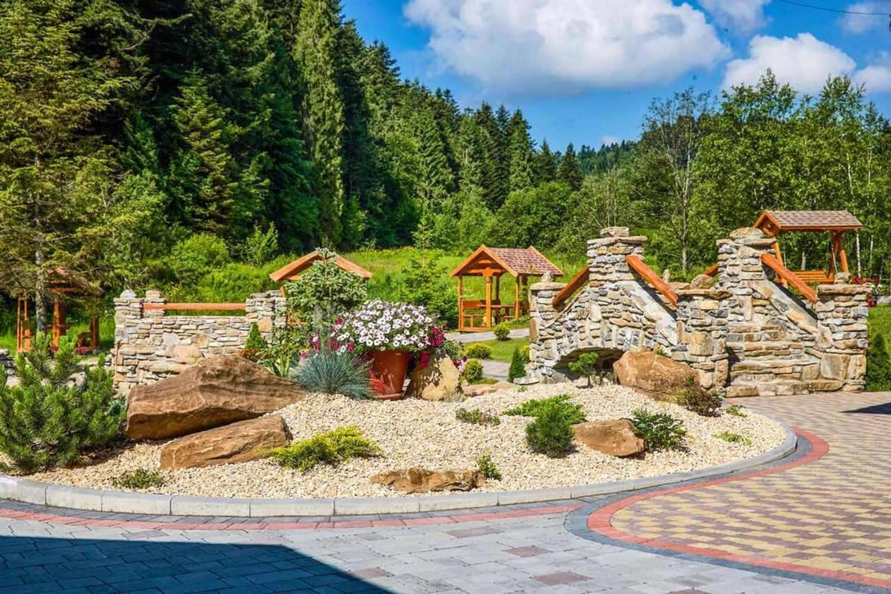Любокрай Готельно-Відпочинковий Комплекс Skhidnytsia Exterior foto